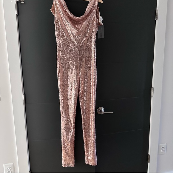 NWT Fashion Nova Rose Gold Sequin Jumpsuit Small - Picture 4 of 9